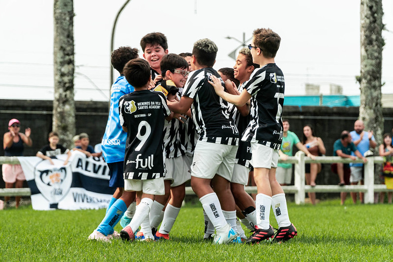 Torneio de futebol 7 define campeões de três categorias neste sábado (10)