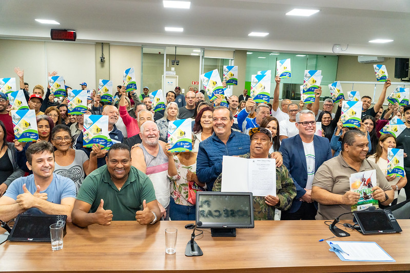 Prefeitura de Bertioga entrega 54 títulos de regularização fundiária no núcleo Ilha 1