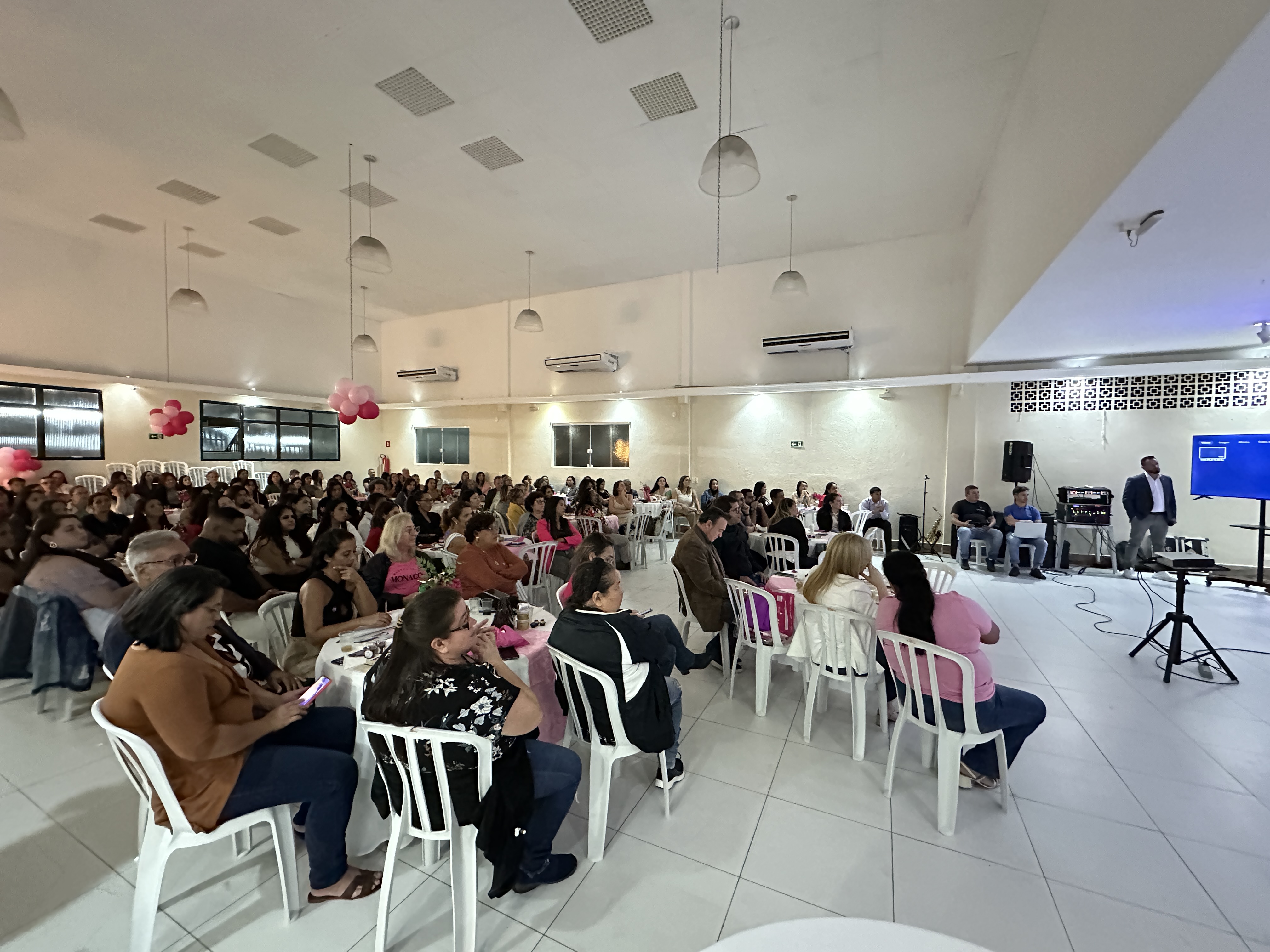 Bertioga reúne 200 pessoas em evento sobre empreendedorismo feminino