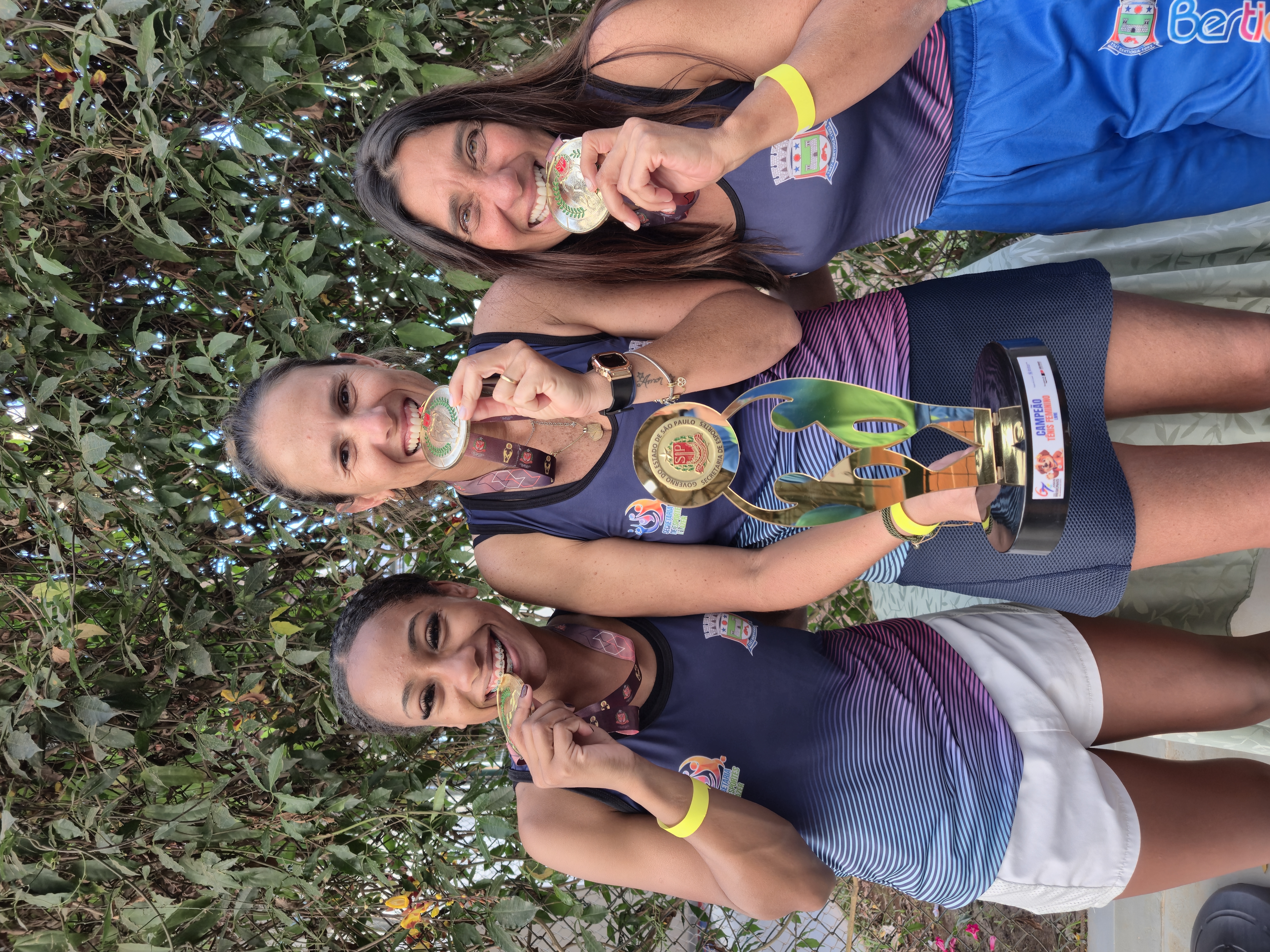 Tênis feminino de Bertioga é bicampeão nos Jogos Regionais