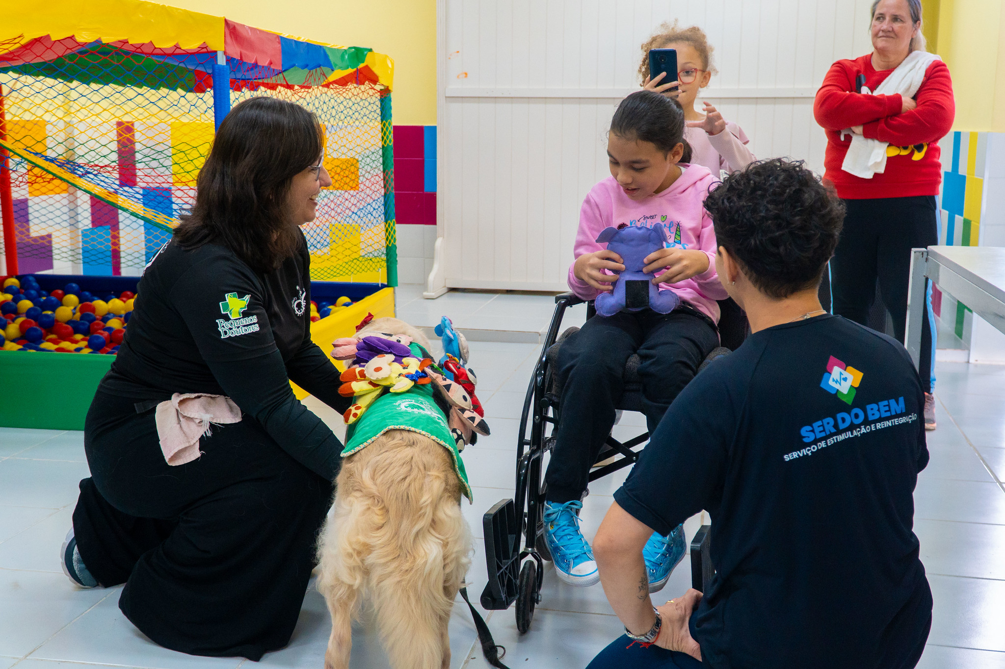 ‘Conexões que Transformam’: Prefeitura de Bertioga lança projeto de atendimento com cães