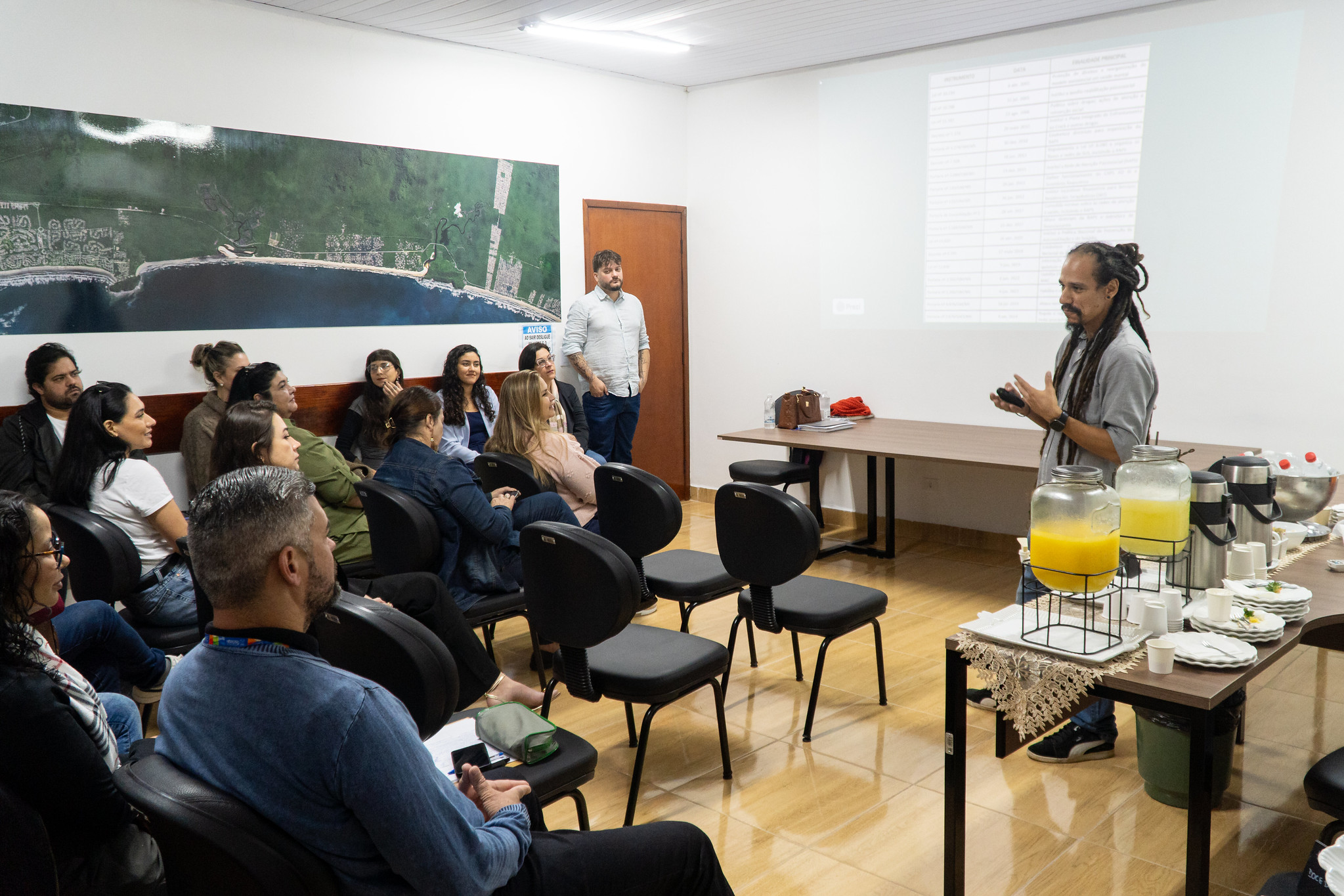 Profissionais da rede municipal participam de capacitação em fluxos e manejo clínico de saúde mental