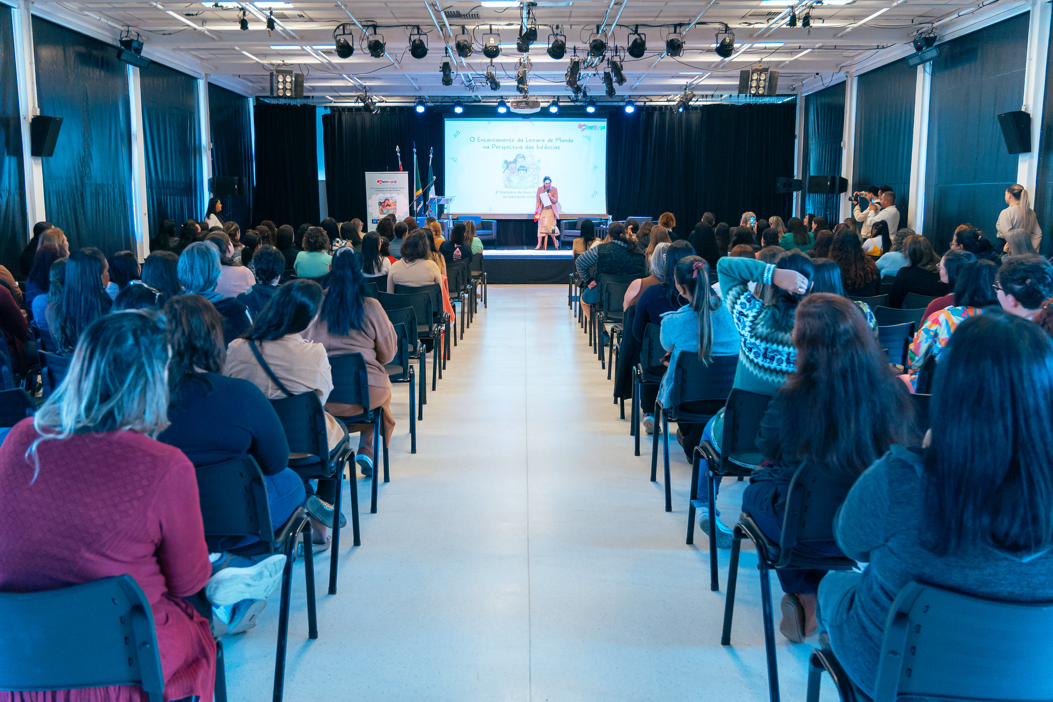 Bertioga reúne cerca de 400 professores no Encontro de Boas Práticas na Educação Infantil