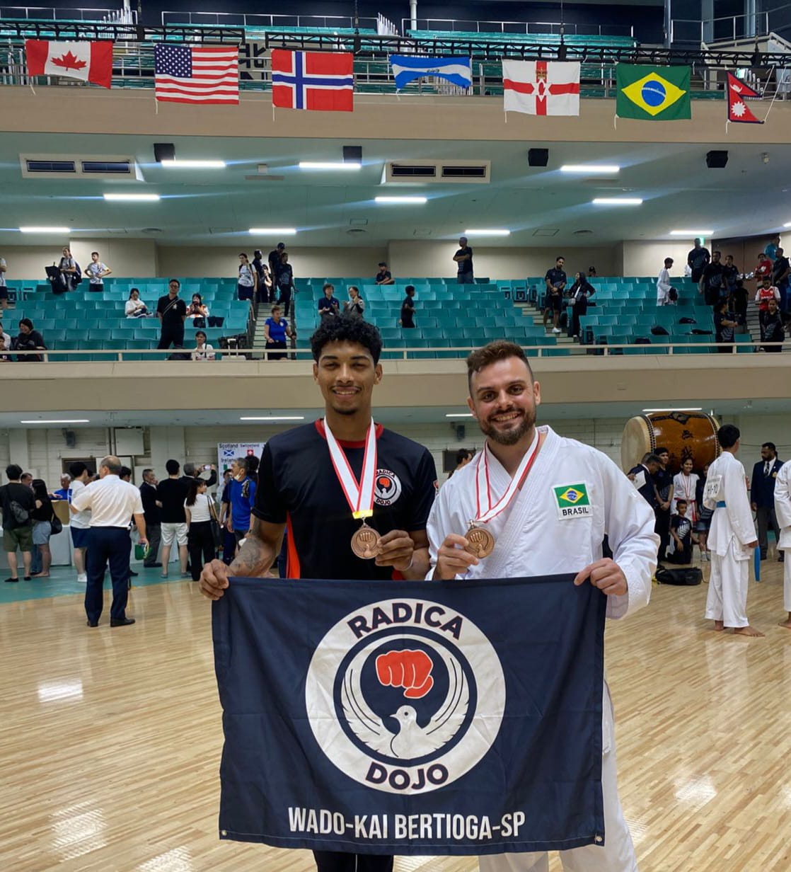 Caratecas bertioguenses conquistam medalhas no maior palco das artes marciais do Japão