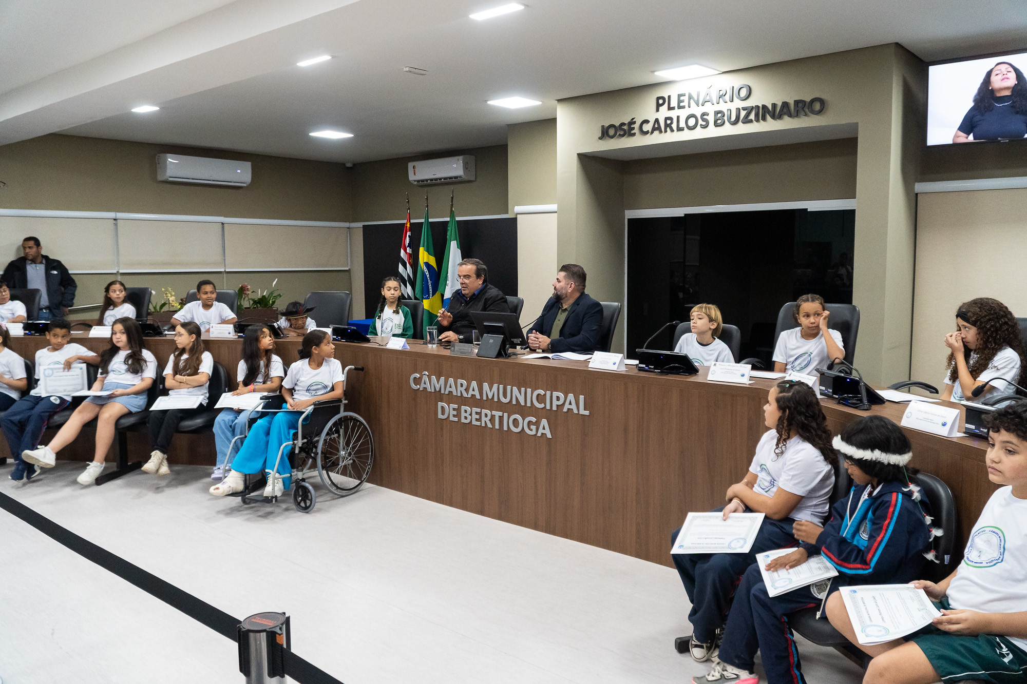 Segunda turma de vereadores mirins toma posse em Bertioga