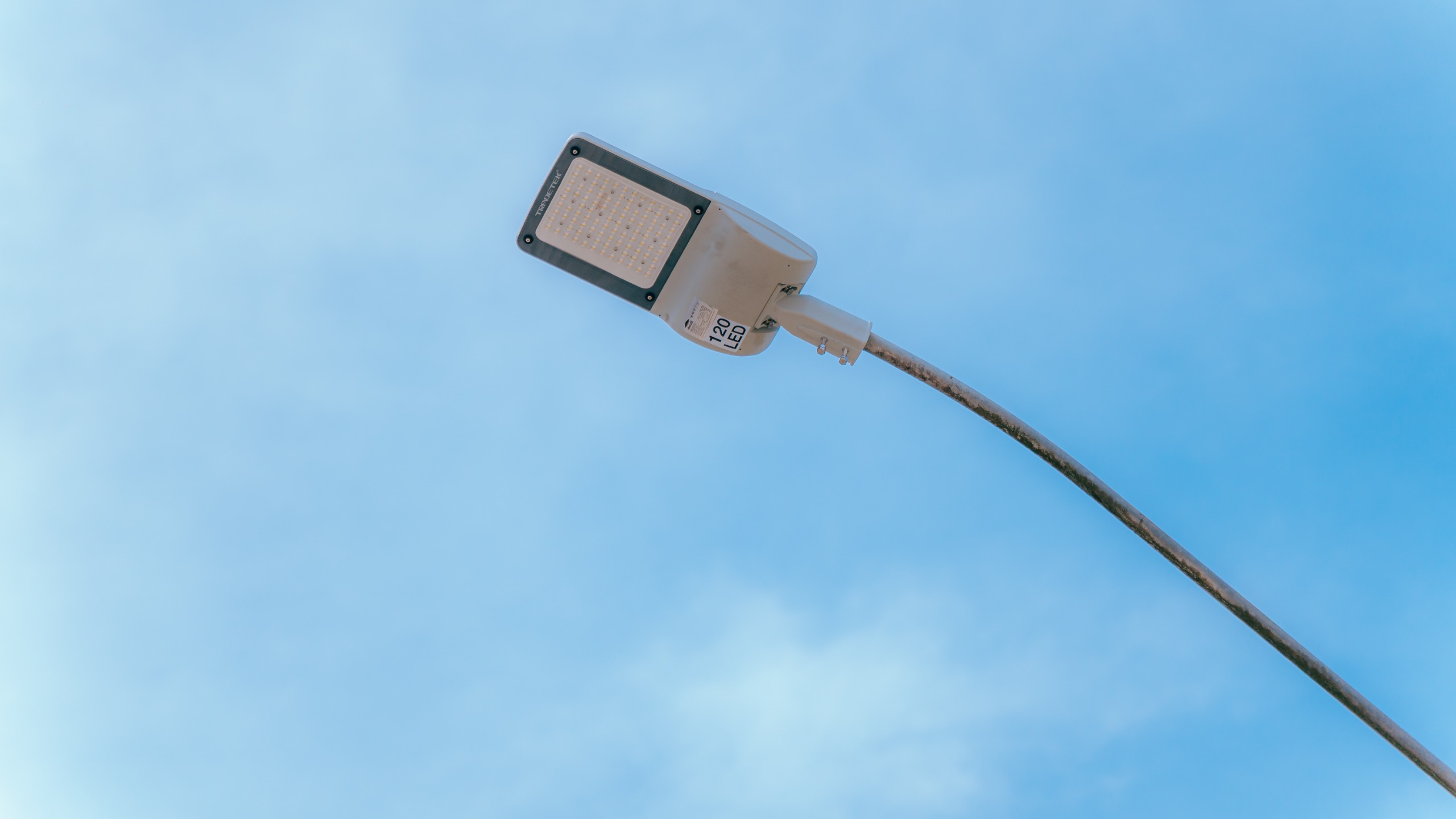 Prefeitura de Bertioga inicia modernização da iluminação pública em Boraceia
