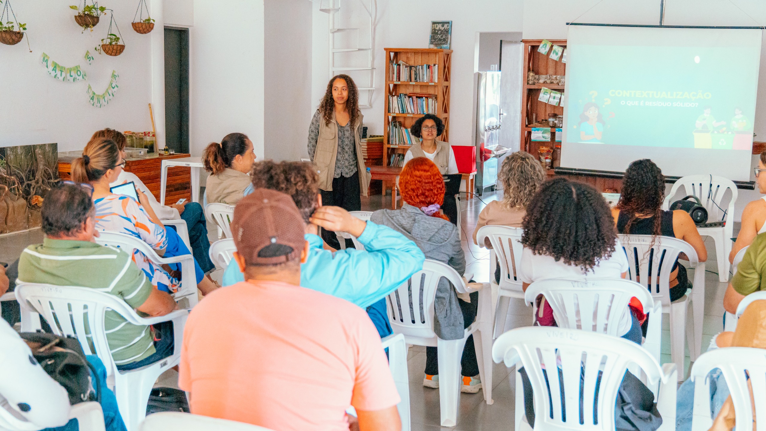 Agentes de Endemias participam de capacitação sobre gestão de resíduos sólidos em parceria com o CEA
