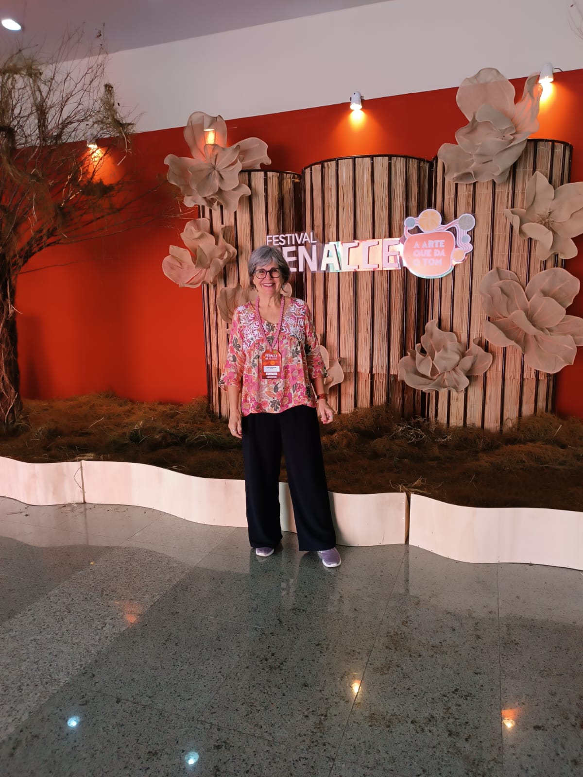 Artesã de Bertioga representa São Paulo em programa federal com obras confeccionadas com madeira trazida pelo mar