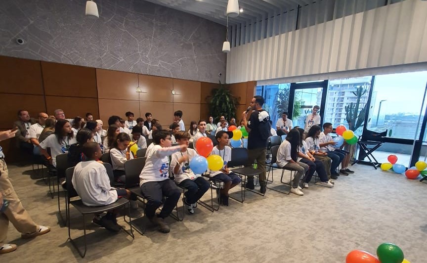 Alunos da Rede Municipal de Bertioga visitam sede do Google