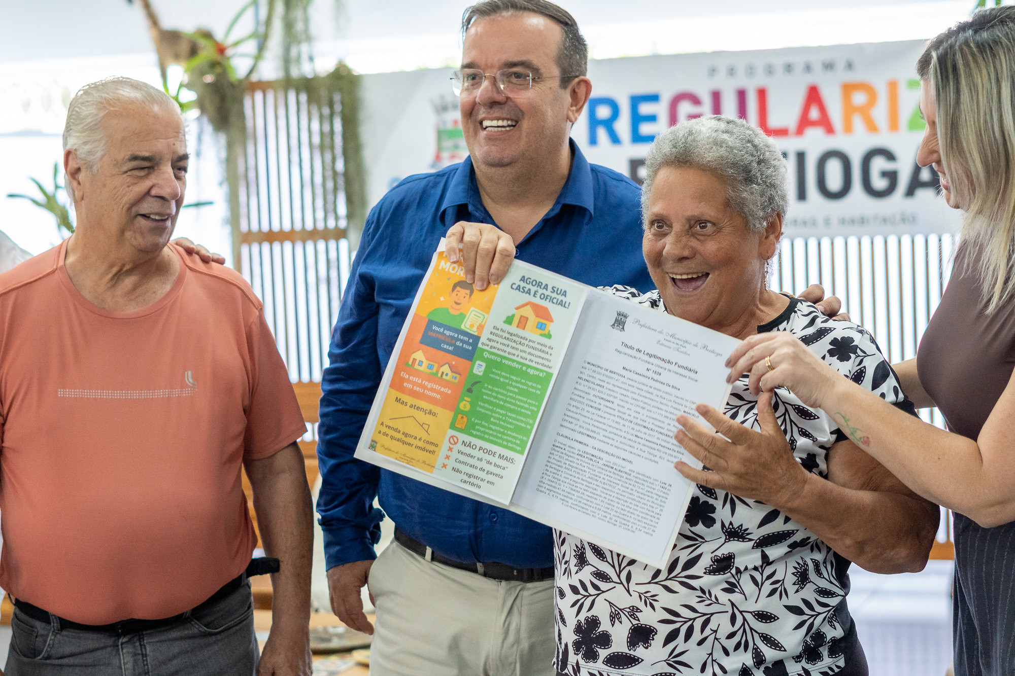 Prefeitura entrega títulos de legitimação fundiária às famílias do Núcleo Tibiriçá