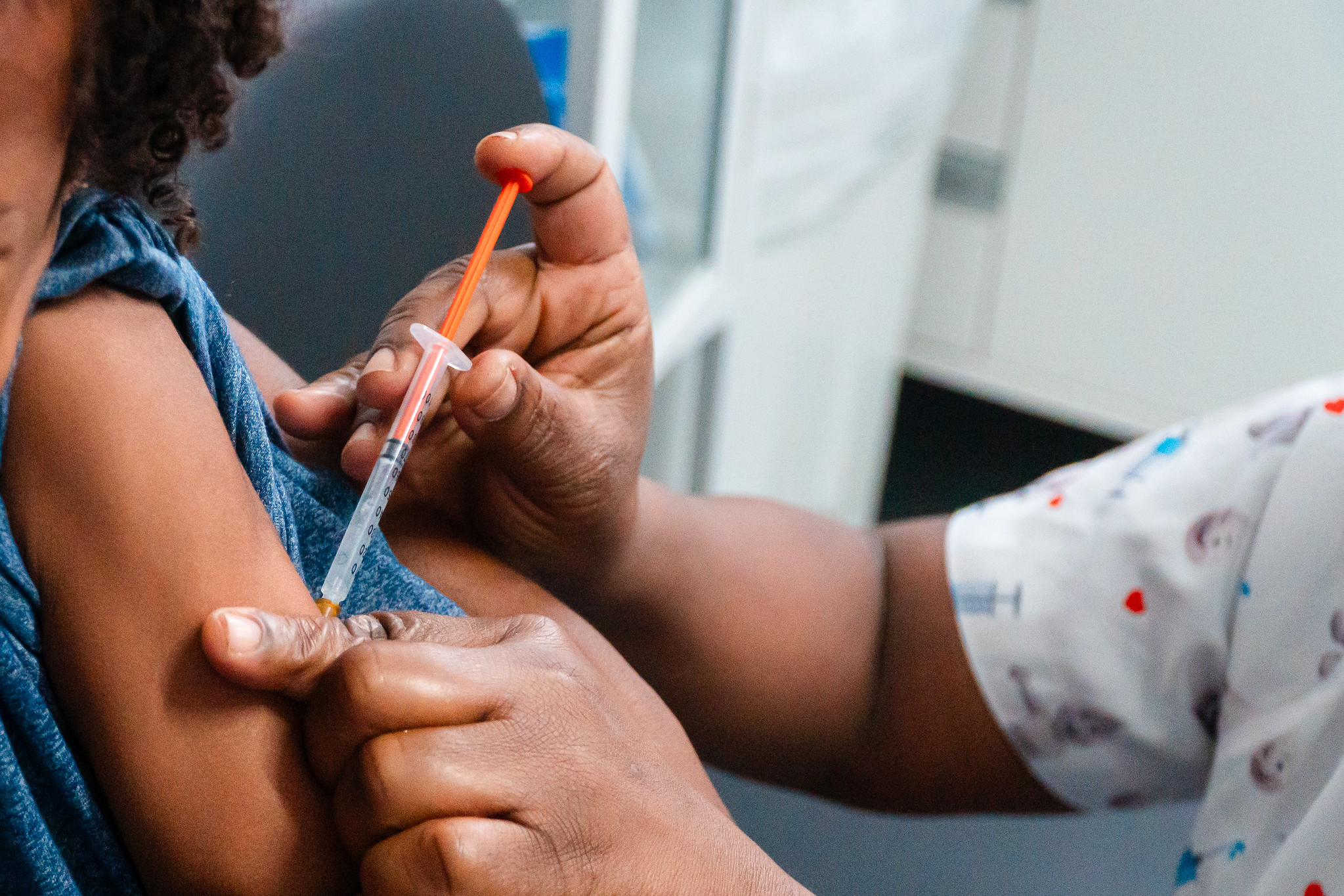 Aplicação de vacinação antirrábica tem novo endereço em Bertioga; saiba mais