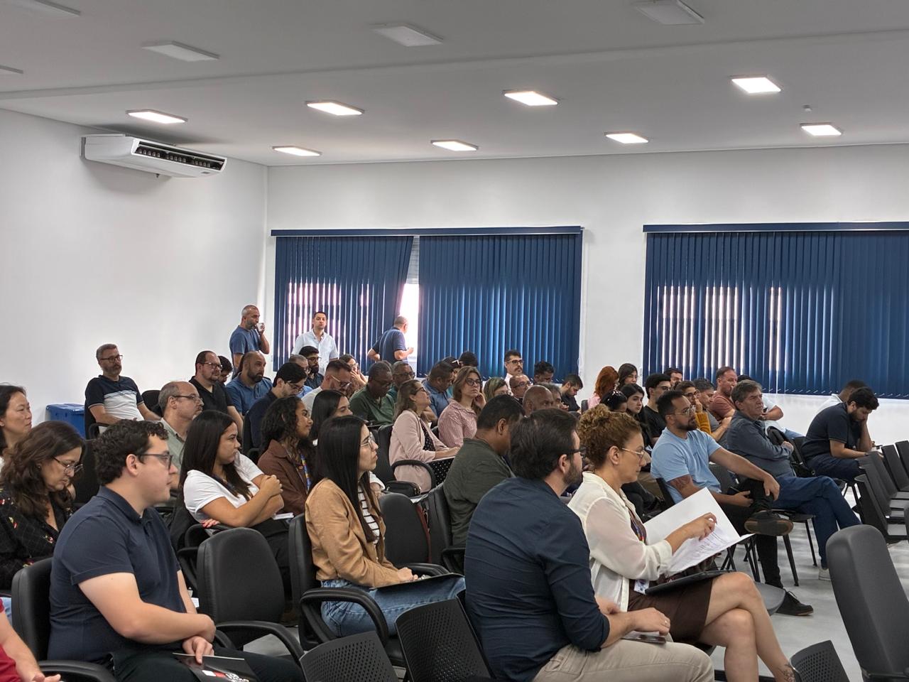 Bertioga participa de encontro regional sobre habitação e gestão pública em Mongaguá