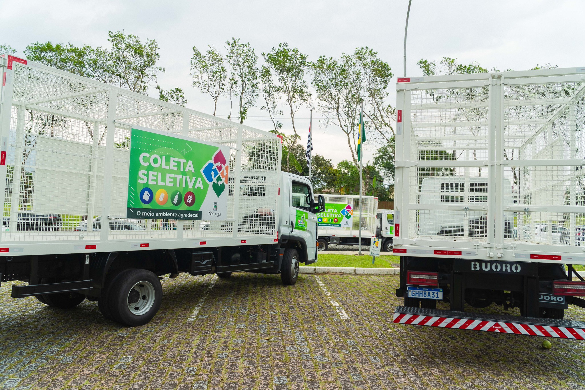 Bertioga amplia roteiro da coleta seletiva com chegada de novos caminhões à frota