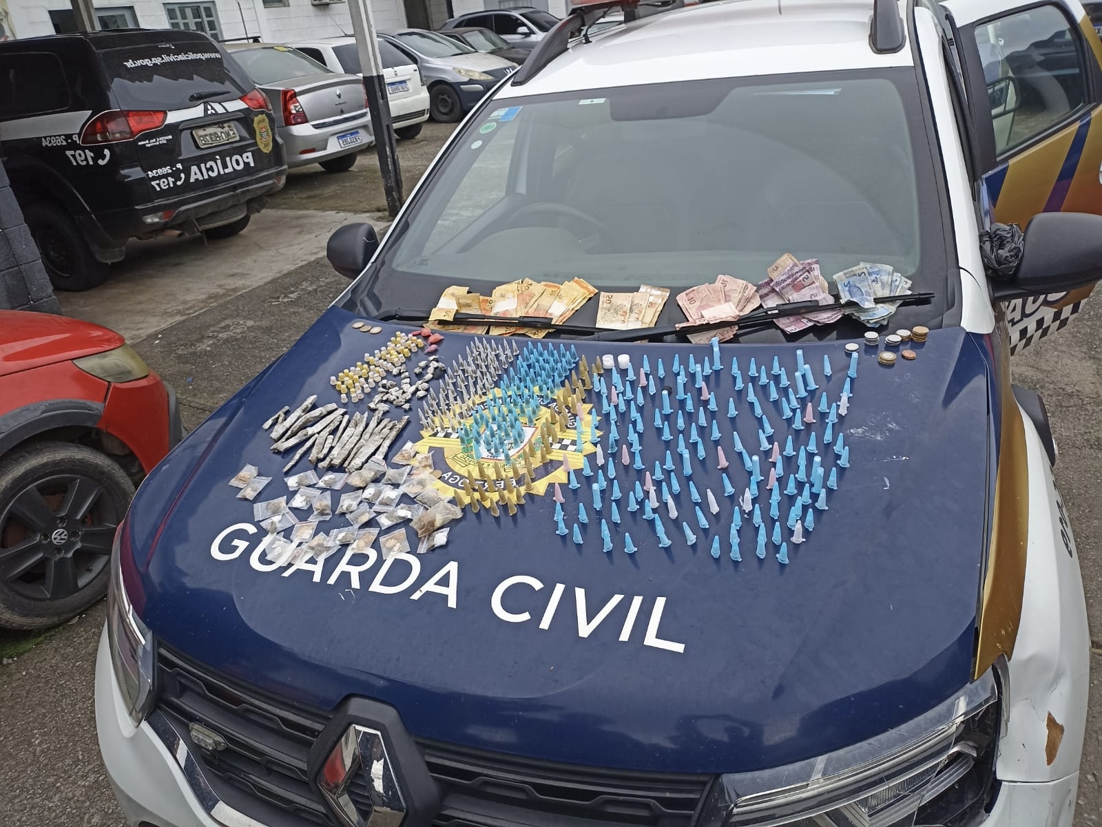 Operação Saturação: GCM de Bertioga apreende mais de 450 porções de drogas durante patrulhamento preventivo