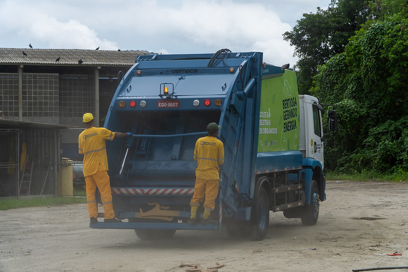 Bertioga amplia serviços de limpeza urbana no período de alta temporada