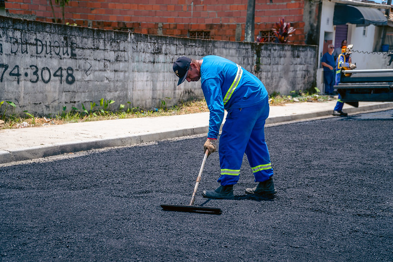 Regularização fundiária e pavimentação avançam em Bertioga em 2025