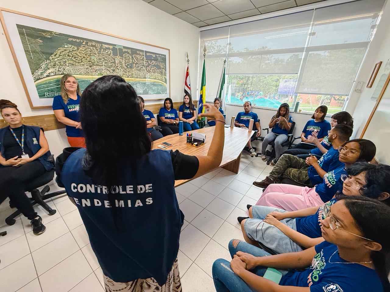 Prefeitura de Bertioga promove capacitação sobre arboviroses e cuidados com escorpiões para reforço das ações preventivas