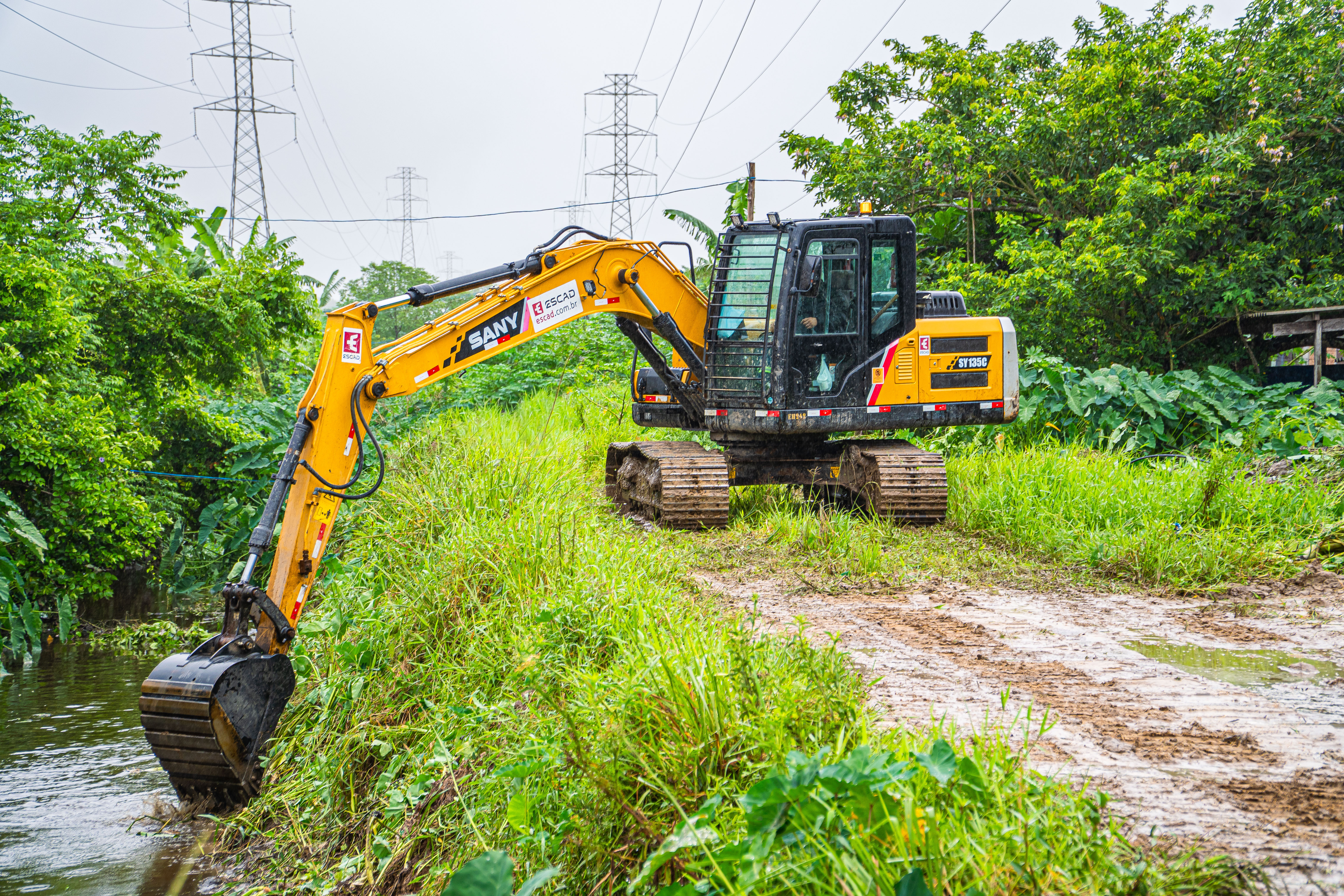 Mutirão reforça ações de zeladoria e drenagem em Bertioga