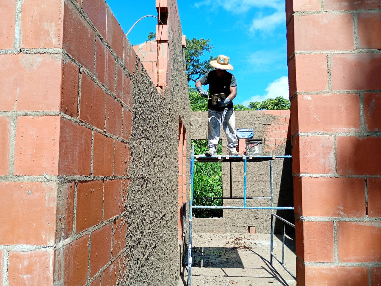 Obras avançam na Aldeia Rio Silveira com escola indígena e novas moradias