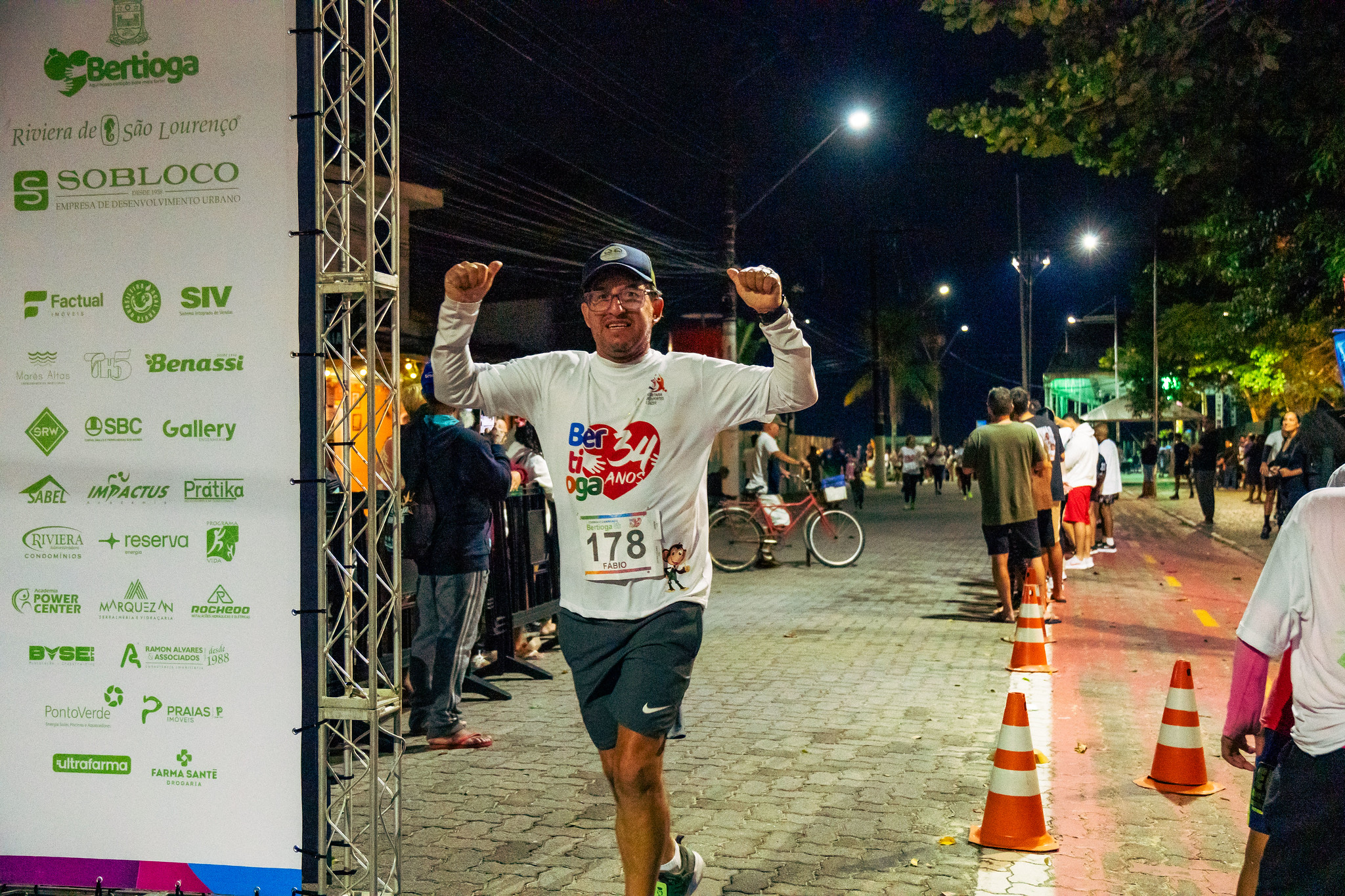 Corrida noturna movimenta comemorações dos 35 anos de Bertioga