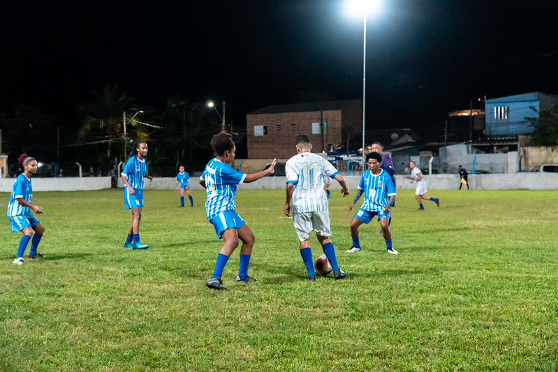 Iluminação no campo do União beneficia esportistas e moradores