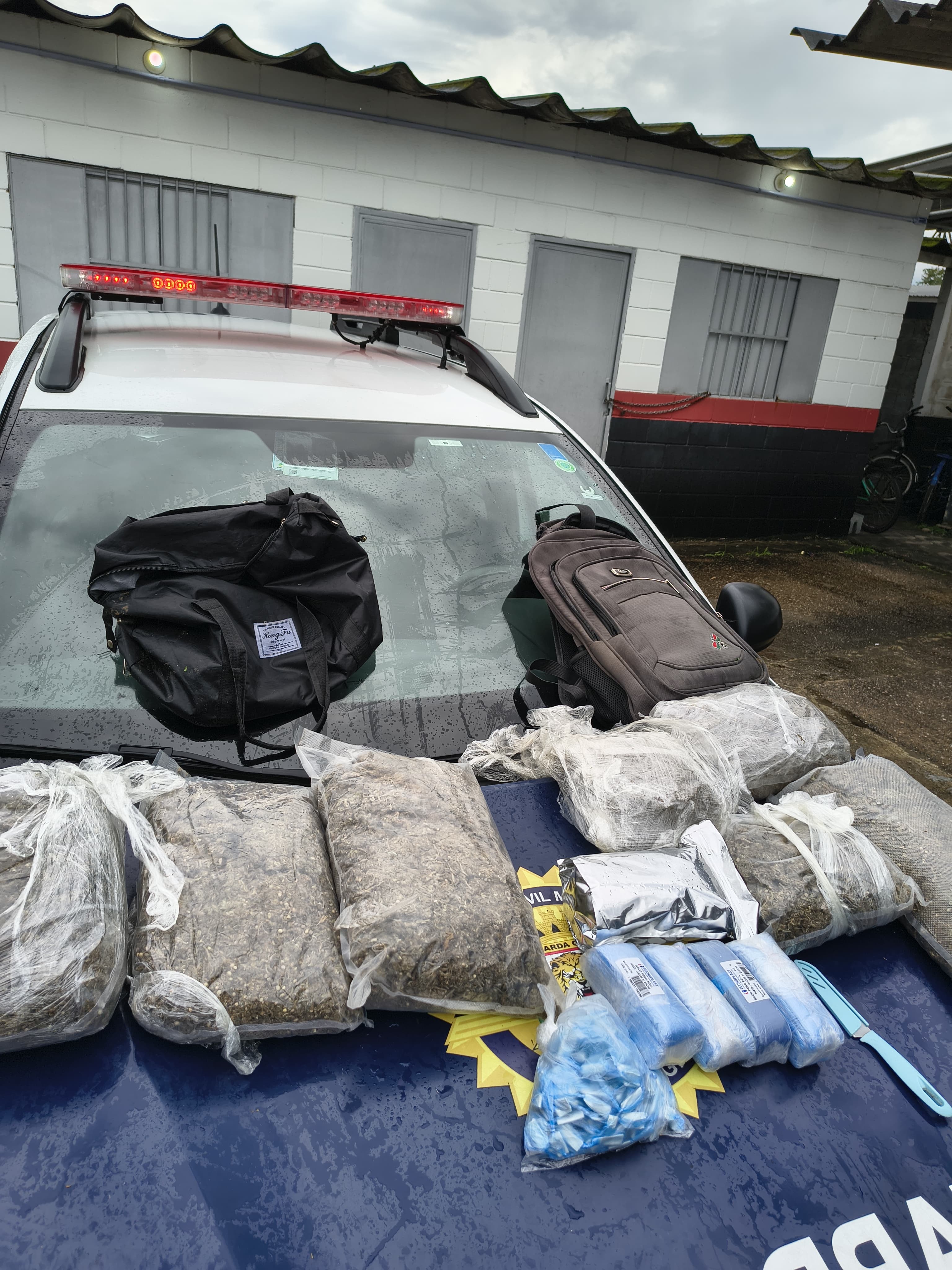 GCM de Bertioga apreende mais de 7 kg de maconha durante patrulhamento preventivo
