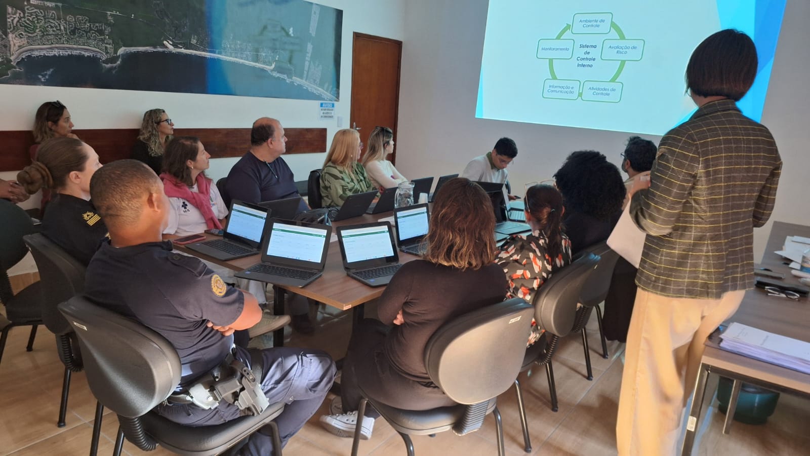 Controle Interno promove capacitação para representantes das Unidades Seccionais em Bertioga