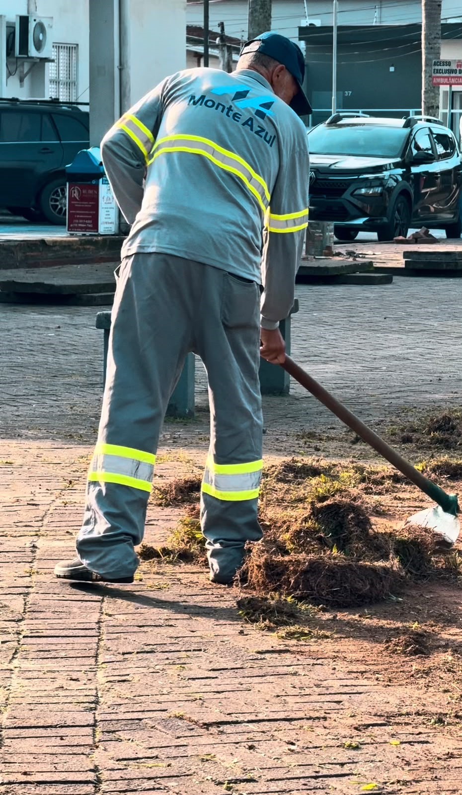 Praça Vicente Molinari recebe melhorias de zeladoria e acessibilidade