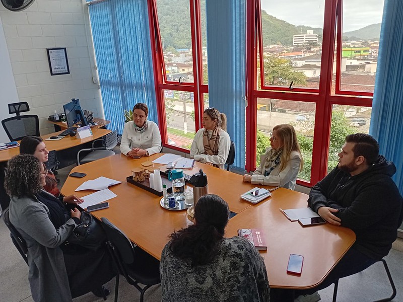Bertioga e Guarujá trocam experiências para o aprimoramento de Programas de Estágio