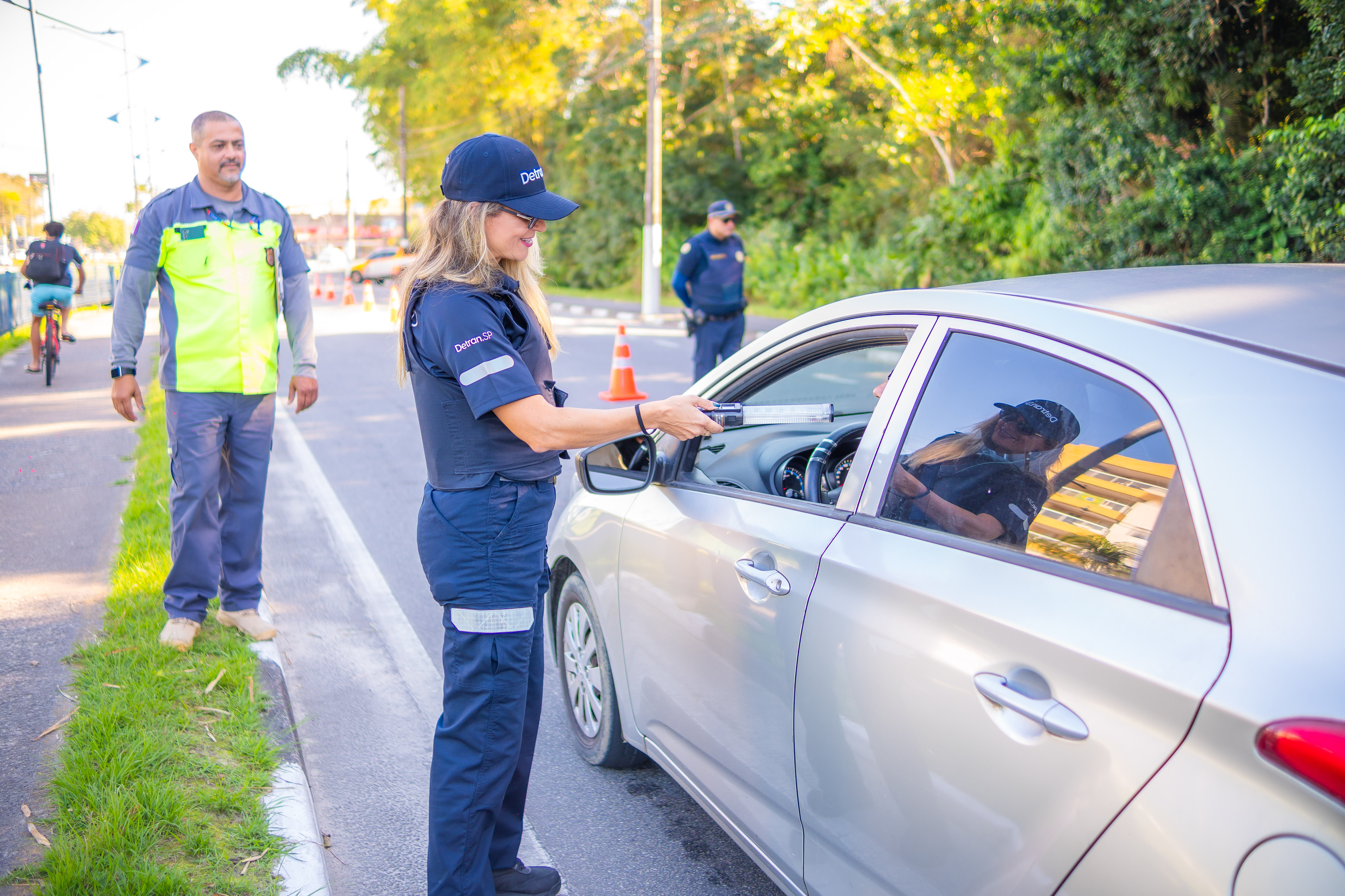 Operações de trânsito reforçam conscientização e prevenção de acidentes em Bertioga