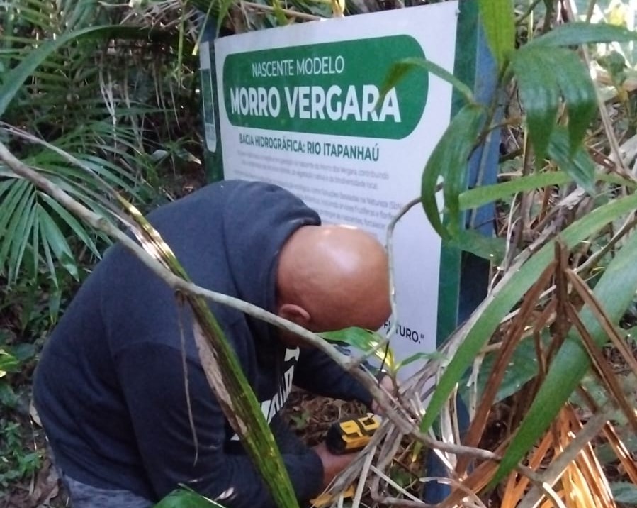Prefeitura realiza ações de preservação na nascente do Morro dos Vergara