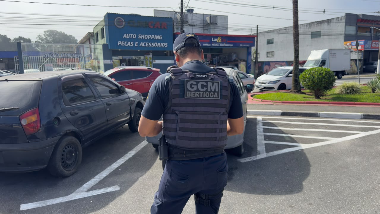 Prefeitura de Bertioga intensifica fiscalização e  remove veículos abandonados das vias públicas