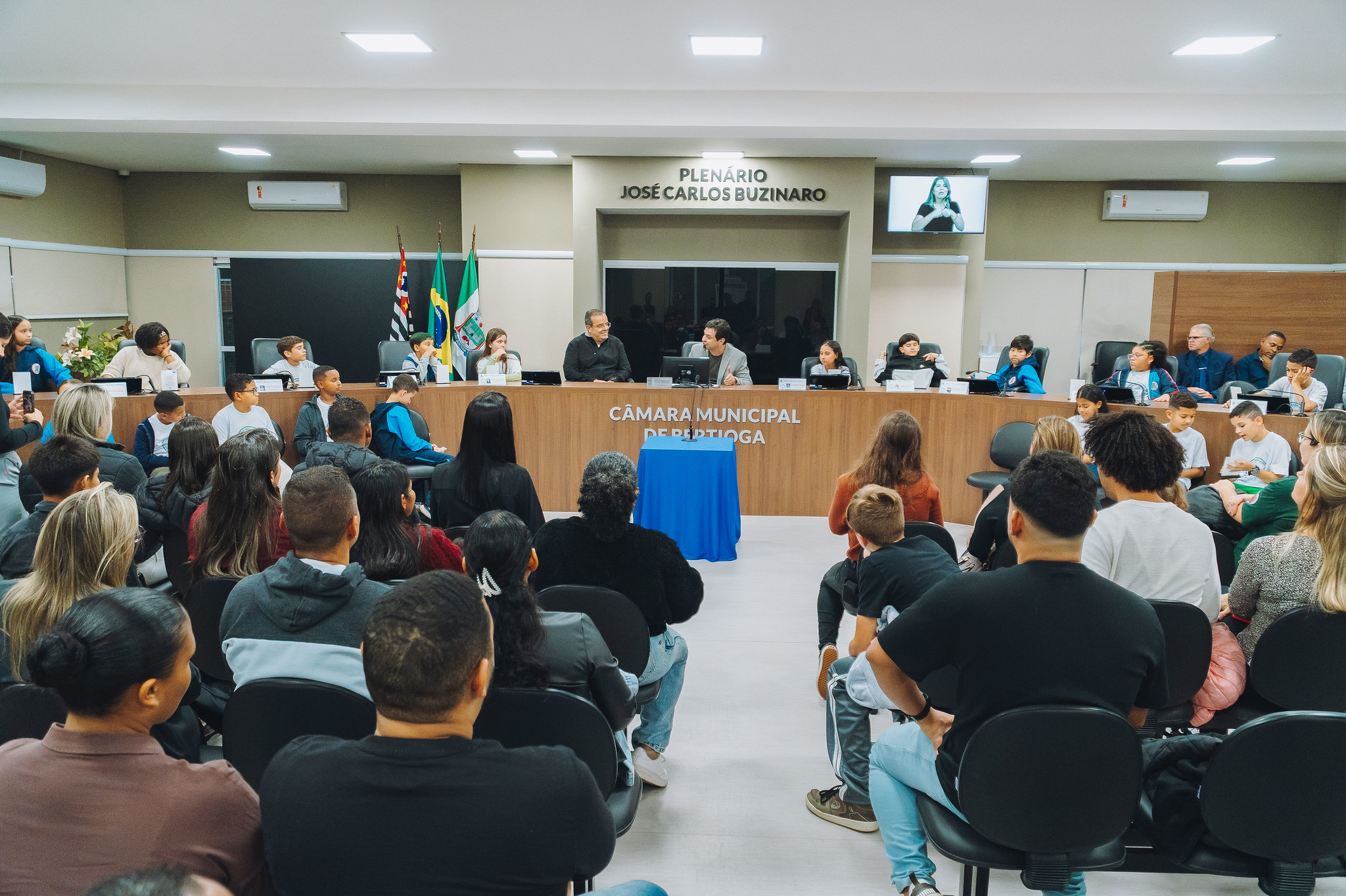 Vereadores Mirins apresentam propostas durante sessão de encerramento da quarta turma