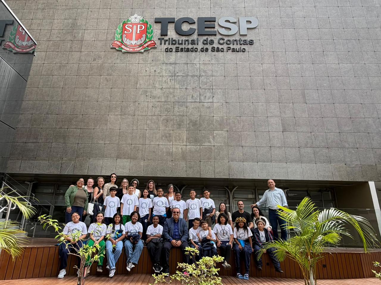 Vereadores mirins de Bertioga visitam Tribunal de Contas do Estado de São Paulo